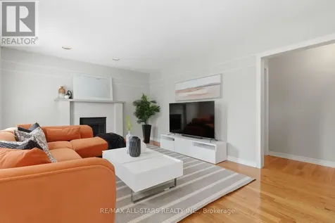 28 Testa Road Uxbridge ON L9P 1M2