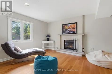 28 Testa Road Uxbridge ON L9P 1M2