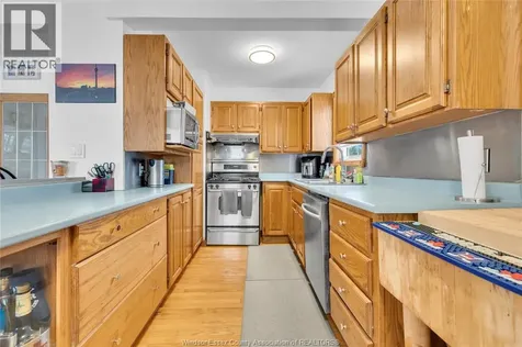 1042 Edward Avenue Windsor ON N8S 2Z8