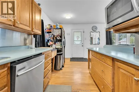 1042 Edward Avenue Windsor ON N8S 2Z8