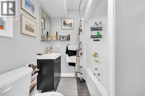 1042 Edward Avenue Windsor ON N8S 2Z8