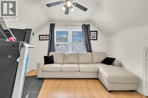 1042 Edward Avenue Windsor ON N8S 2Z8