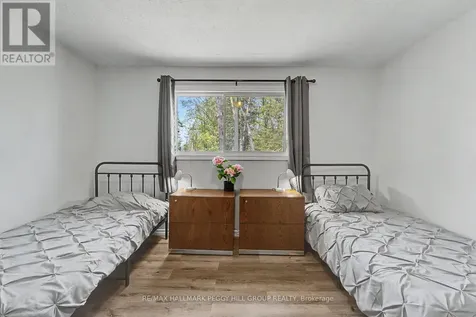 22 Olive Crescent Orillia ON L3V 1G1