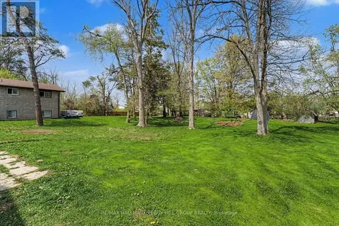 22 Olive Crescent Orillia ON L3V 1G1