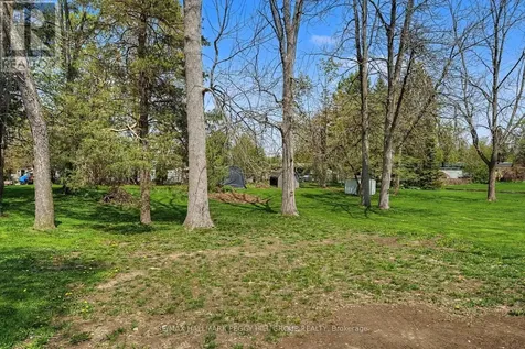 22 Olive Crescent Orillia ON L3V 1G1