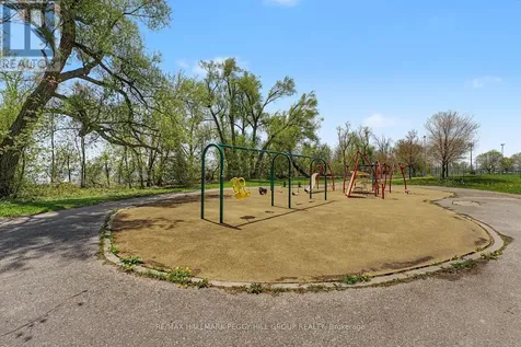 22 Olive Crescent Orillia ON L3V 1G1