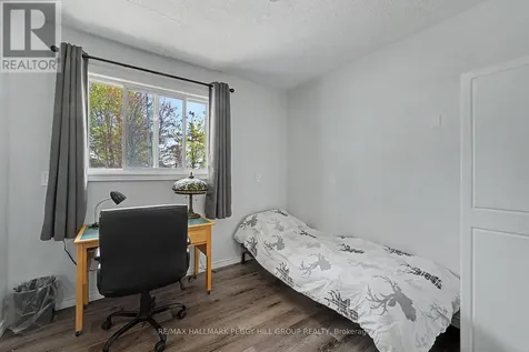 22 Olive Crescent Orillia ON L3V 1G1