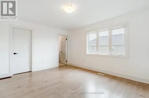 53 Harvest Crescent Barrie ON L9J 0T5