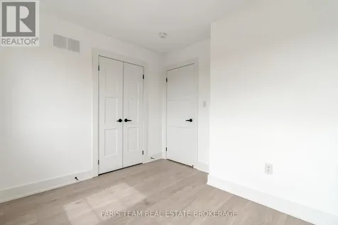 53 Harvest Crescent Barrie ON L9J 0T5