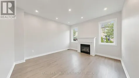 516 Woodspring Avenue East Gwillimbury ON L9N 0C2