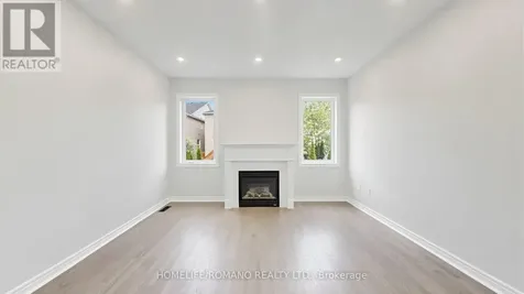 516 Woodspring Avenue East Gwillimbury ON L9N 0C2
