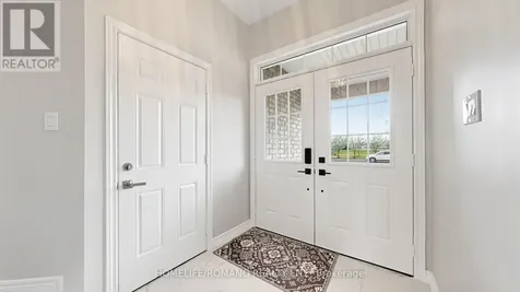 516 Woodspring Avenue East Gwillimbury ON L9N 0C2