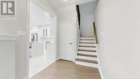 516 Woodspring Avenue East Gwillimbury ON L9N 0C2