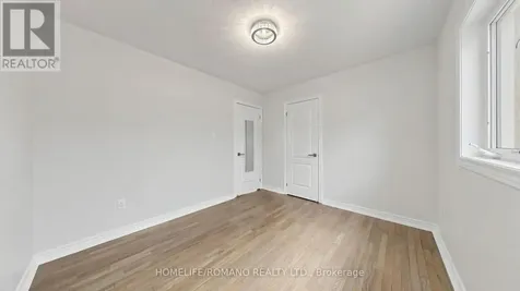516 Woodspring Avenue East Gwillimbury ON L9N 0C2