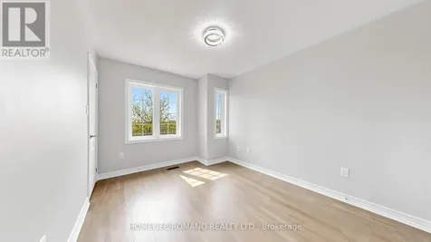 516 Woodspring Avenue East Gwillimbury ON L9N 0C2