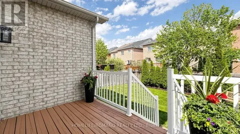 516 Woodspring Avenue East Gwillimbury ON L9N 0C2