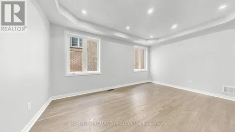 516 Woodspring Avenue East Gwillimbury ON L9N 0C2