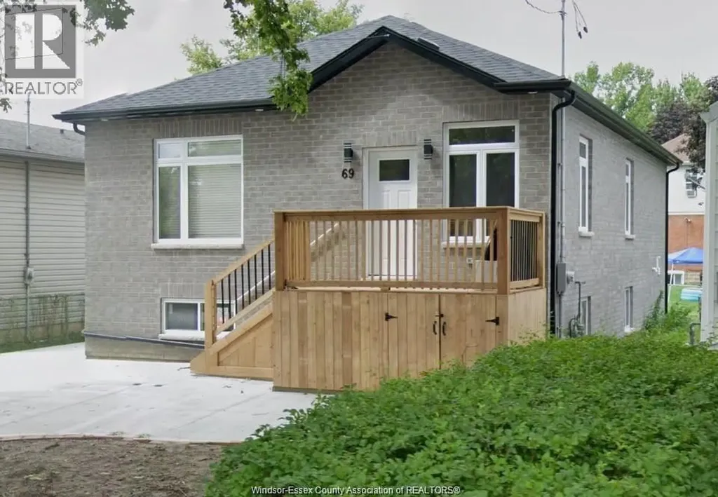 69 Spencer Avenue Chatham ON N7M 1V5