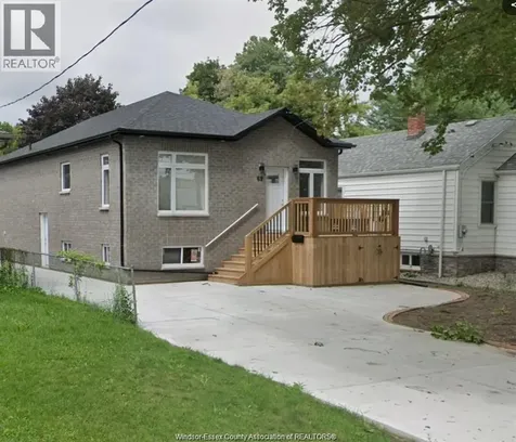 69 Spencer Avenue Chatham ON N7M 1V5