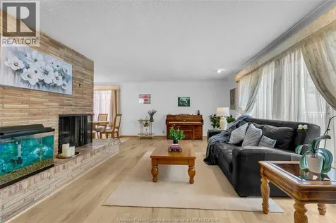 719 Champlain Drive Windsor ON N9E 1M6