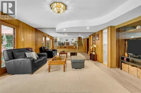 719 Champlain Drive Windsor ON N9E 1M6