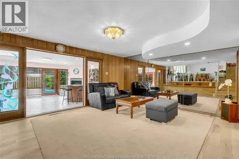 719 Champlain Drive Windsor ON N9E 1M6