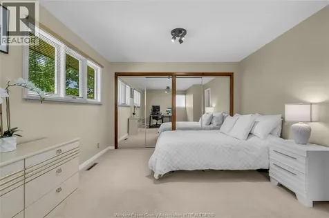 719 Champlain Drive Windsor ON N9E 1M6