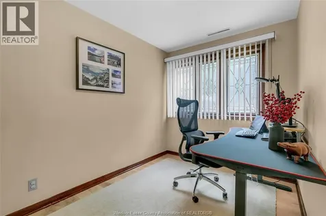 719 Champlain Drive Windsor ON N9E 1M6