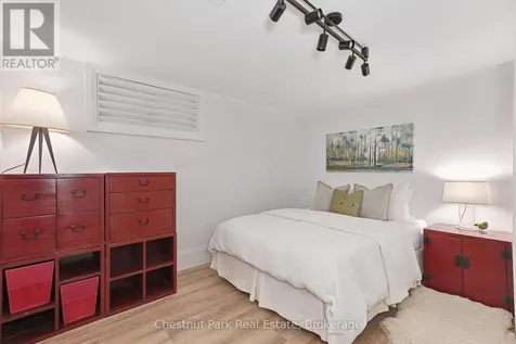 119 Hillcrest Drive Blue Mountains ON N0H 1J0