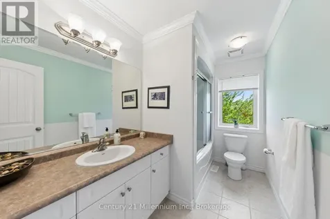 13 Conservation Way Collingwood ON L9Y 0G9