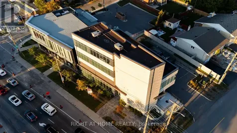 1637 Bank Street Ottawa ON K1V 7Y9
