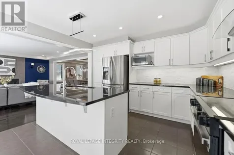 24 Pondhawk Way Ottawa ON K2J 5Z2