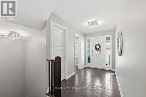 24 Pondhawk Way Ottawa ON K2J 5Z2