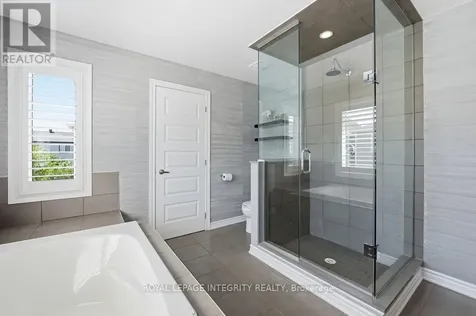 24 Pondhawk Way Ottawa ON K2J 5Z2