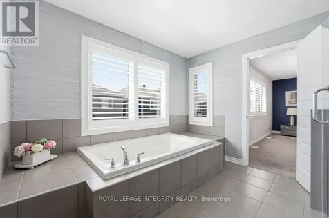 24 Pondhawk Way Ottawa ON K2J 5Z2