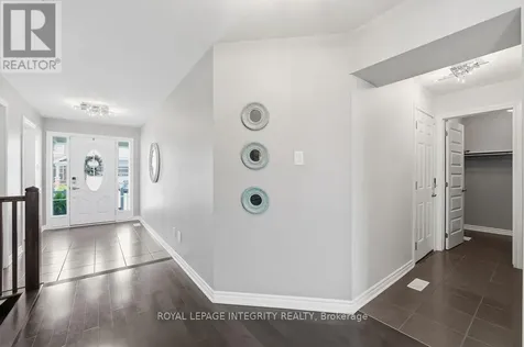 24 Pondhawk Way Ottawa ON K2J 5Z2