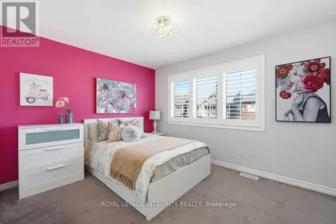 24 Pondhawk Way Ottawa ON K2J 5Z2