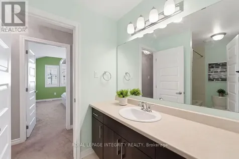 24 Pondhawk Way Ottawa ON K2J 5Z2