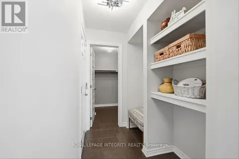 24 Pondhawk Way Ottawa ON K2J 5Z2