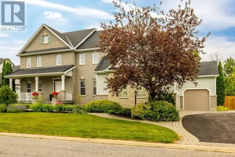 10 Beechgrove Gardens Ottawa ON K2S 1W5