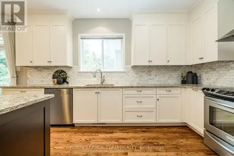 10 Beechgrove Gardens Ottawa ON K2S 1W5