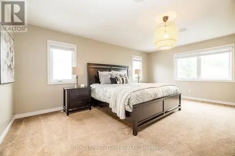10 Beechgrove Gardens Ottawa ON K2S 1W5