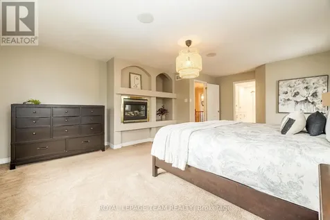10 Beechgrove Gardens Ottawa ON K2S 1W5