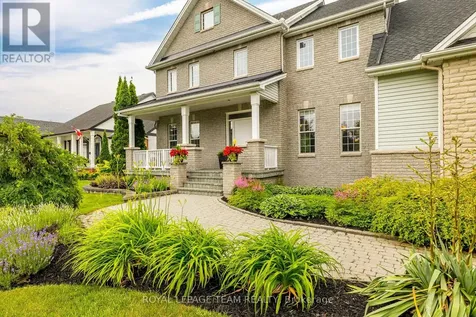 10 Beechgrove Gardens Ottawa ON K2S 1W5