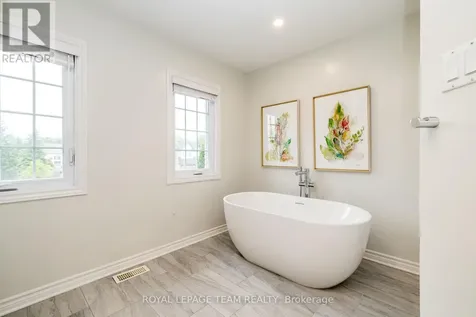 10 Beechgrove Gardens Ottawa ON K2S 1W5