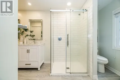 10 Beechgrove Gardens Ottawa ON K2S 1W5
