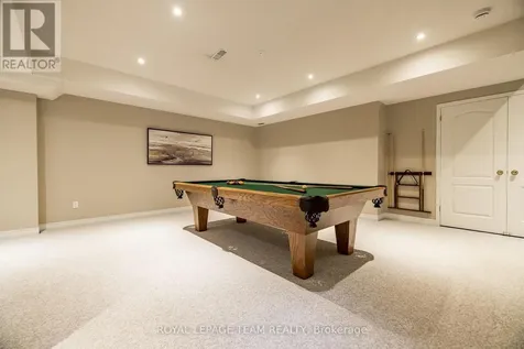 10 Beechgrove Gardens Ottawa ON K2S 1W5