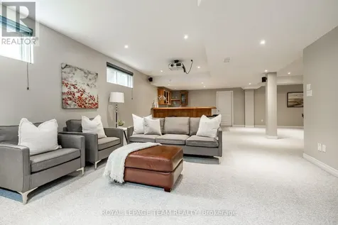 10 Beechgrove Gardens Ottawa ON K2S 1W5