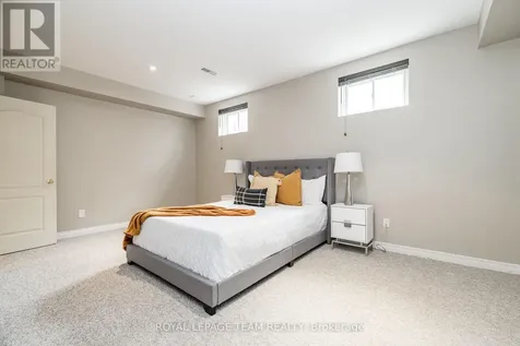 10 Beechgrove Gardens Ottawa ON K2S 1W5