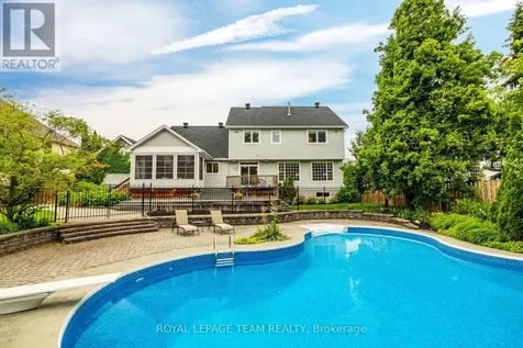 10 Beechgrove Gardens Ottawa ON K2S 1W5